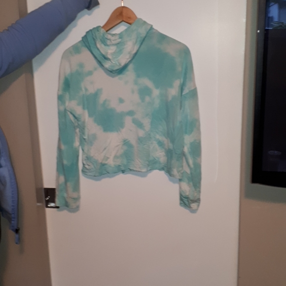 cute tie dye crop - Picture 2 of 2